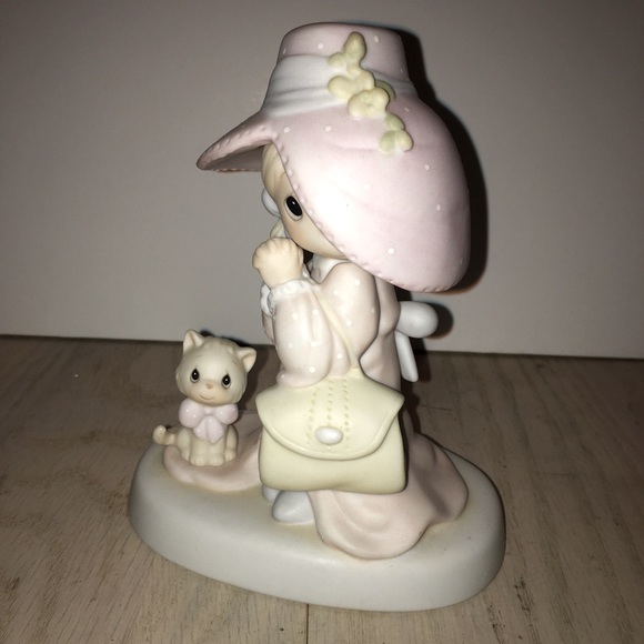 🌟Precious Moment “To A Very Special Mom” Figurine - Picture 3 of 5